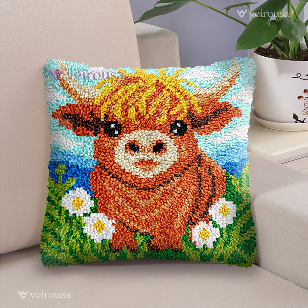 Veirousa Baby Highland Cow Latch Hook Pillow Kit