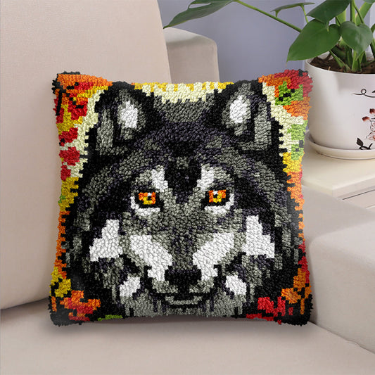 Veirousa Black Wolf Latch Hook Pillow Kit
